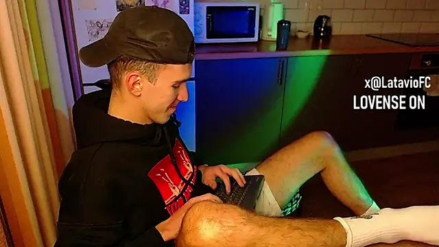 Midnighter  online show from September 30, 2025, 2:38 am