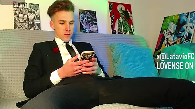 Midnighter  online show from March 15, 2026, 11:05 am