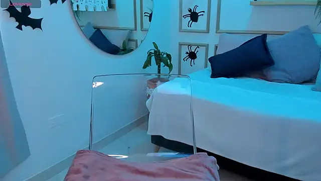 scarlet miller1 online show from October 23, 2025, 11:53 am