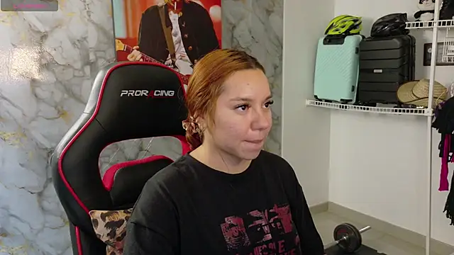 Snapshot of samantha_tattu chatting on October 17, 2025, 6:54 pm samantha tattu online show from October 17, 2025, 6:54 pm