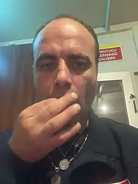 Snapshot of mustican422 chatting on December 7, 2024, 11:34 pm mustican422 online show from December 7, 2024, 11:34 pm