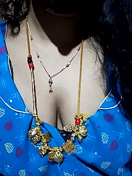 tuttifrutti17 online show from September 18, 2025, 4:53 pm