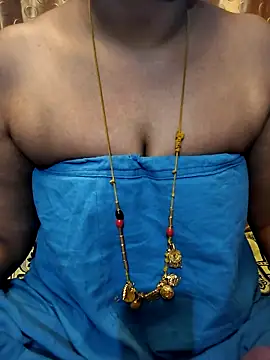 tuttifrutti17 online show from February 26, 2026, 5:45 pm