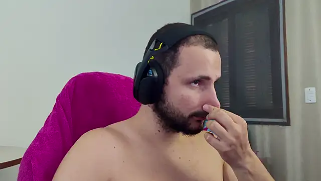 iurytx online show from February 10, 2026, 9:08 pm