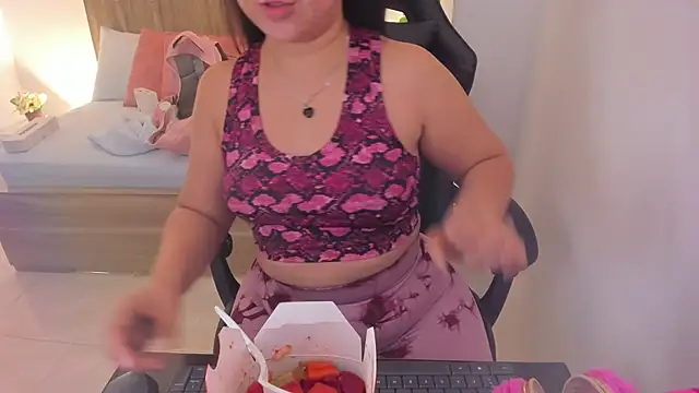 izaro22 online show from January 18, 2025, 7:15 pm