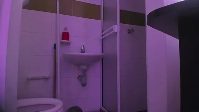 izaro22 online show from November 27, 2025, 2:46 am