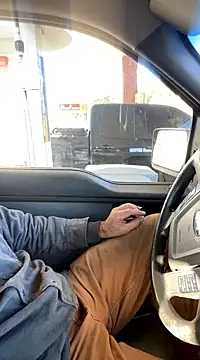 Snapshot of Themechanic420 chatting on December 3, 2024, 8:50 pm Themechanic420 online show from December 3, 2024, 8:50 pm