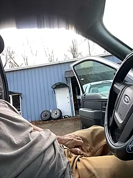 Snapshot of Themechanic420 chatting on December 17, 2024, 7:15 pm Themechanic420 online show from December 17, 2024, 7:15 pm