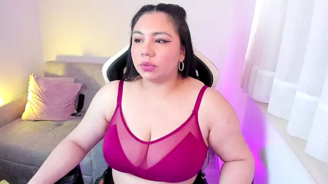 ambar-wells online show from November 4, 2025, 4:06 pm