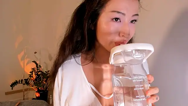 kawaii mia online show from October 1, 2025, 4:46 pm