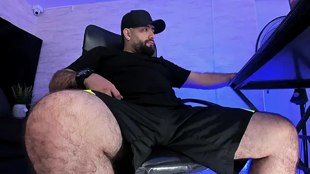 jhon bear03 online show from June 2, 2026, 11:23 am