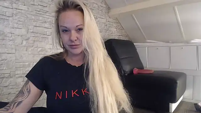 Snapshot of dutch_prinses chatting on October 31, 2025, 12:50 pm dutch prinses online show from October 31, 2025, 12:50 pm