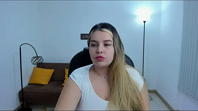 camiilaa1 online show from February 8, 2025, 4:57 am