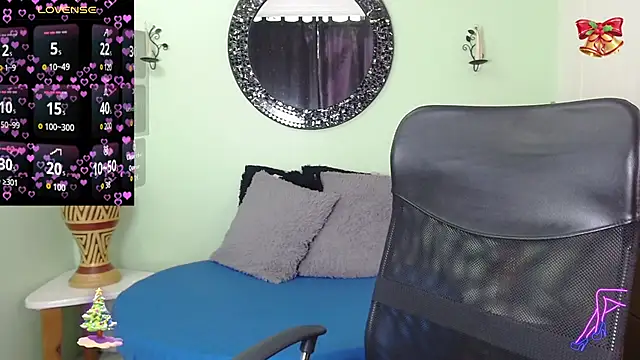 Sofia Franco  online show from December 15, 2025, 7:07 pm