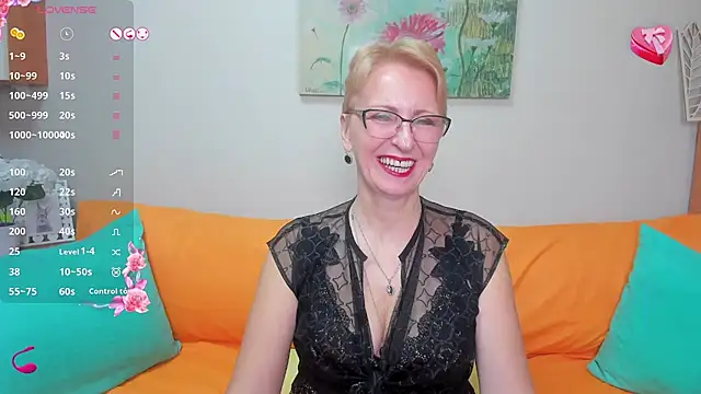 iamyourdream89 online show from February 13, 2025, 2:52 pm