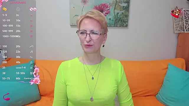 iamyourdream89 online show from February 21, 2025, 4:59 pm