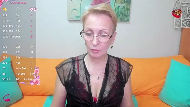 iamyourdream89 online show from February 26, 2025, 4:56 pm