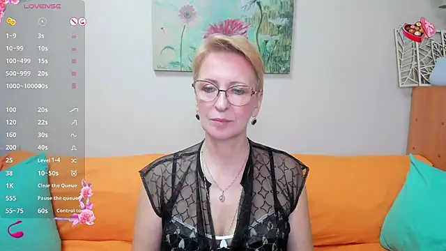 iamyourdream89 online show from March 14, 2025, 1:24 pm