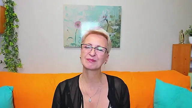 iamyourdream89 online show from September 18, 2025, 11:12 am