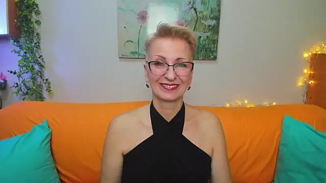 iamyourdream89 online show from December 22, 2025, 5:10 pm