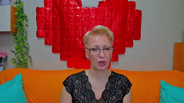 iamyourdream89 online show from March 9, 2026, 3:49 pm