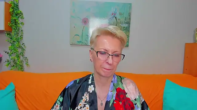 iamyourdream89 online show from March 27, 2026, 1:11 pm