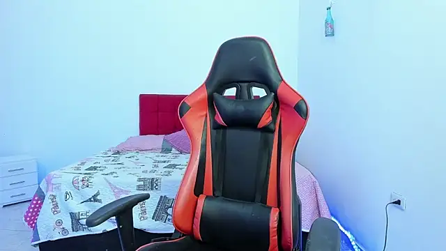 Sweet Coral  online show from March 11, 2026, 11:38 am