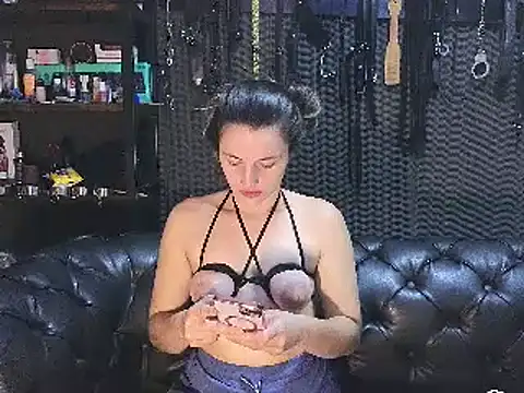 kimberly swan online show from December 18, 2024, 4:17 pm