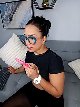 Snapshot of Amber_Etan chatting on April 21, 2026, 2:01 pm Amber Etan online show from April 21, 2026, 2:01 pm