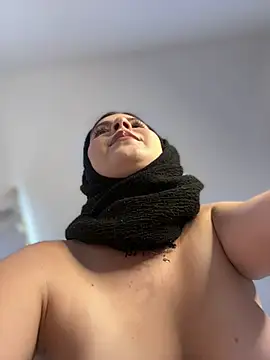 naughty  angel online show from March 6, 2025, 2:18 pm