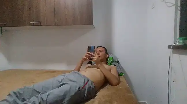 Snapshot of axeldaviid chatting on March 14, 2025, 1:48 am axeldaviid online show from March 14, 2025, 1:48 am