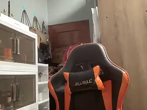 UrLove Marga online show from November 3, 2025, 10:42 pm