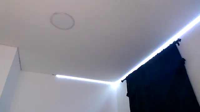 dolcemacca online show from October 1, 2025, 3:34 am