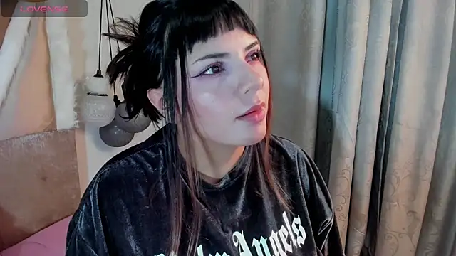 xhinata hyugax online show from September 13, 2025, 11:37 pm