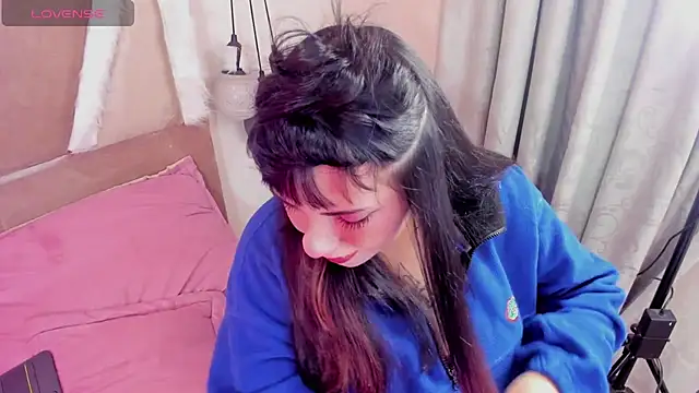 xhinata hyugax online show from March 11, 2026, 1:11 am