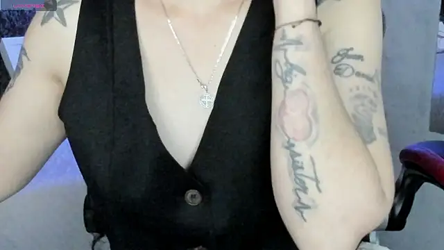 natasha logan  online show from March 29, 2026, 4:01 am