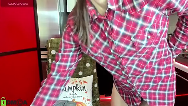 TayanaJons online show from November 7, 2025, 7:52 am