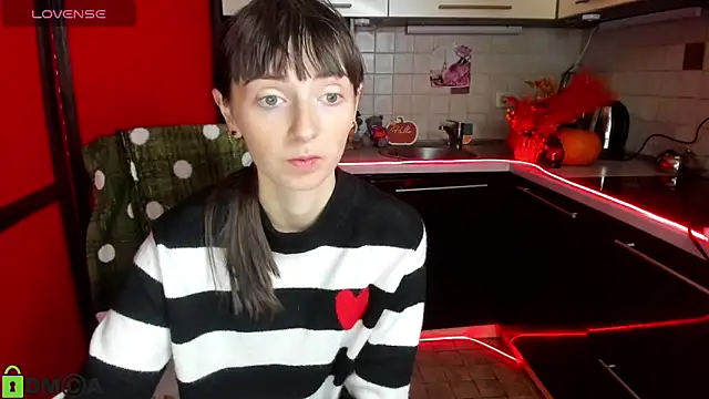 TayanaJons online show from November 18, 2025, 7:57 am