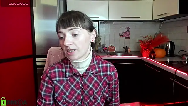 TayanaJons online show from November 24, 2025, 8:03 am