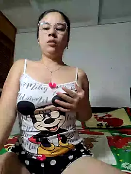 Snapshot of selena_gomez2 chatting on December 6, 2024, 9:54 am selena gomez2 online show from December 6, 2024, 9:54 am