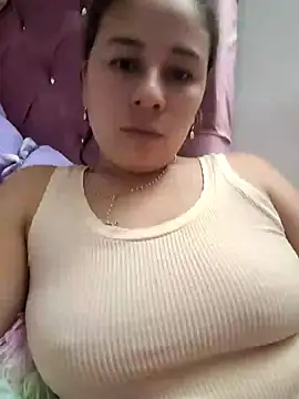 Snapshot of selena_gomez2 chatting on January 26, 2025, 2:45 am selena gomez2 online show from January 26, 2025, 2:45 am