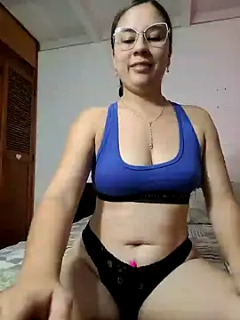 Snapshot of selena_gomez2 chatting on March 14, 2025, 1:24 pm selena gomez2 online show from March 14, 2025, 1:24 pm