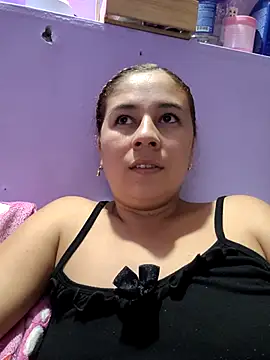 Snapshot of selena_gomez2 chatting on September 20, 2025, 2:12 am selena gomez2 online show from September 20, 2025, 2:12 am