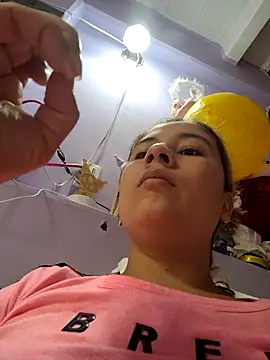 Snapshot of selena_gomez2 chatting on February 3, 2026, 1:49 pm selena gomez2 online show from February 3, 2026, 1:49 pm