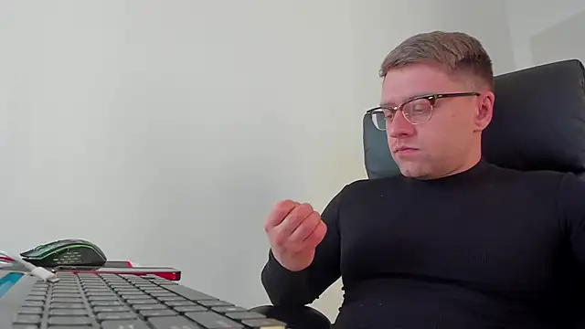 Findom guy online show from March 20, 2025, 3:25 pm