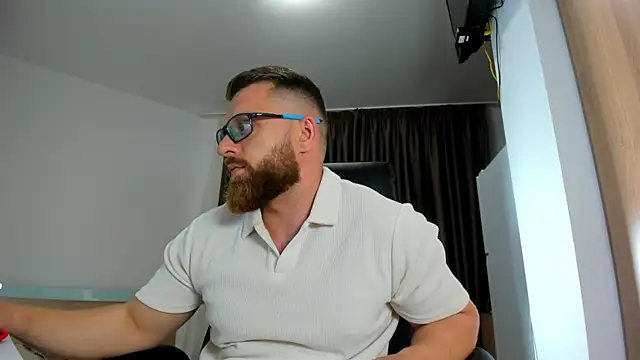 Findom guy online show from June 1, 2026, 4:41 pm