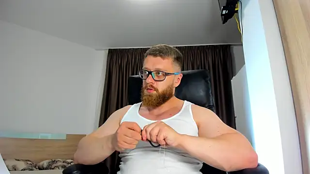 Snapshot of Findom_guy chatting on June 4, 2026, 2:56 pm Findom guy online show from June 4, 2026, 2:56 pm