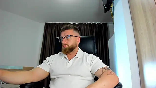Snapshot of Findom_guy chatting on June 11, 2026, 10:24 am Findom guy online show from June 11, 2026, 10:24 am