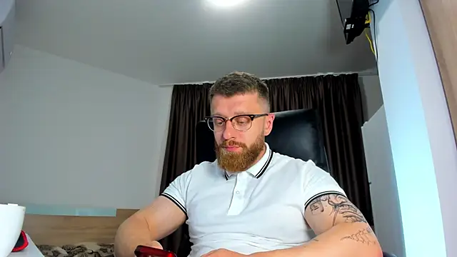 Snapshot of Findom_guy chatting on June 14, 2026, 11:12 am Findom guy online show from June 14, 2026, 11:12 am