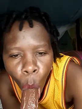 Queentesi online show from October 1, 2025, 9:37 am